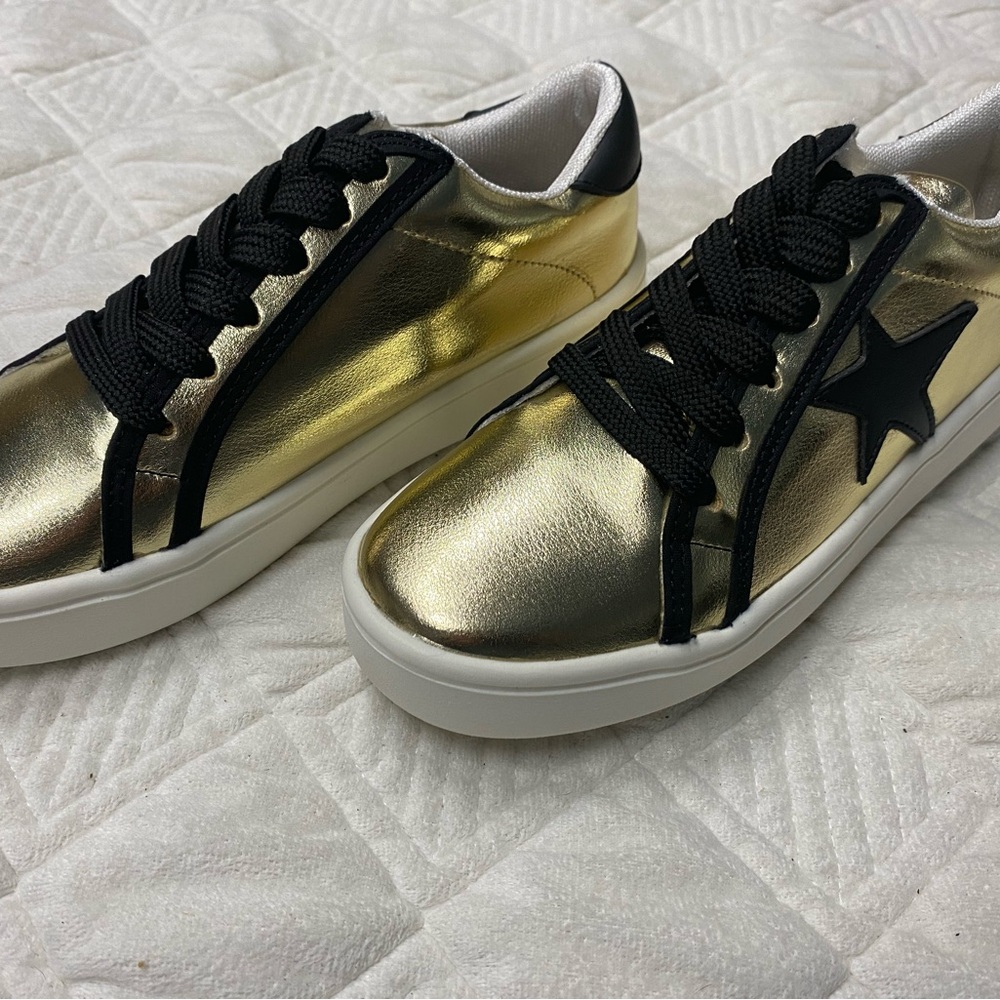 Maker’s Gold and Black Women's Sneakers size 6 NEW $68